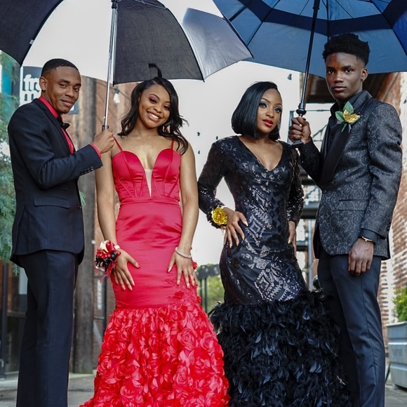 Black prom dress - Picture 3 of 7